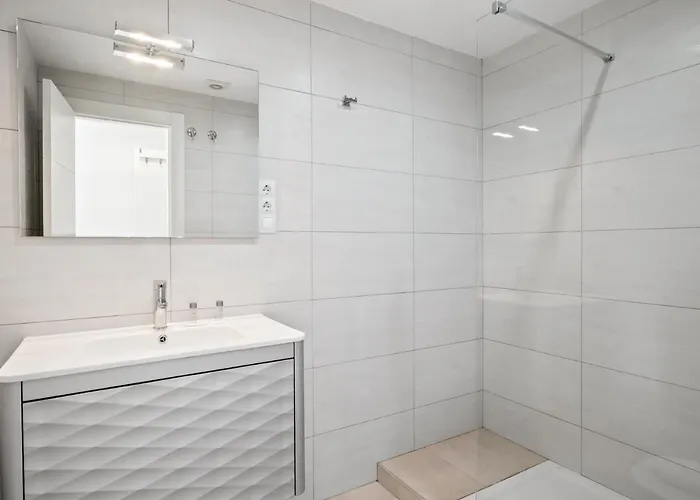 And Modern By Costarentals - Ref 34 דירה